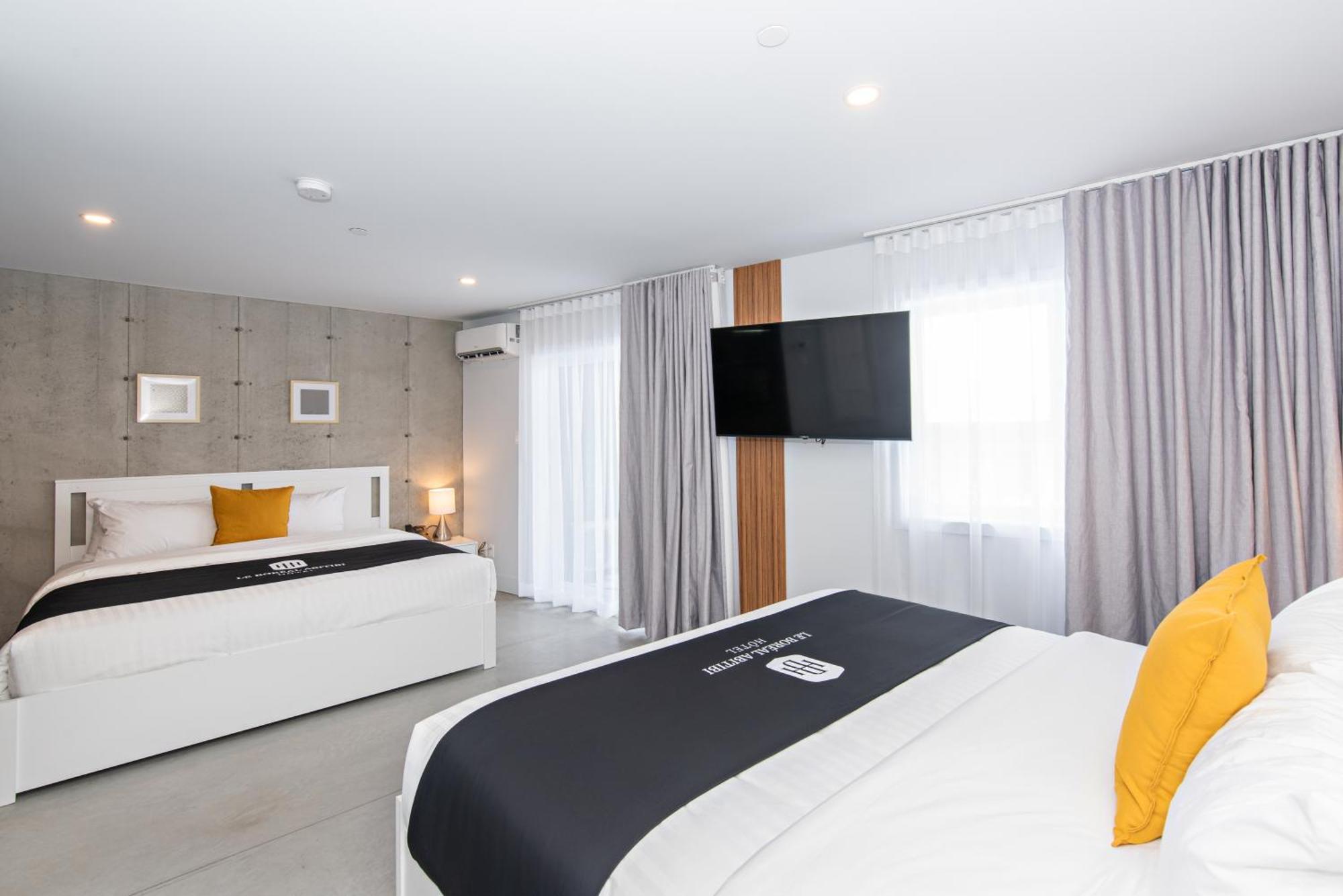 Le Boreal Abitibi Hotel Val-d'Or Bagian luar foto